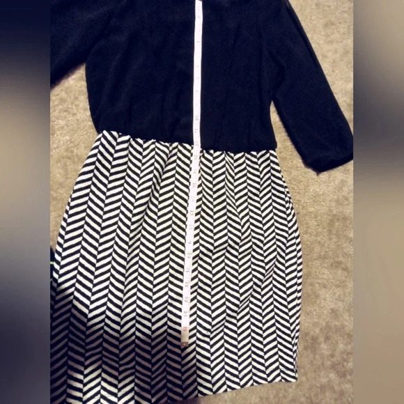 4/$15 iZ Byer Mini Black and White Chevron Paterned Size Medium Dress - Picture 6 of 9